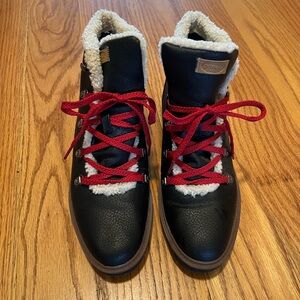 DrScholls black boots, worn twice. 8.5